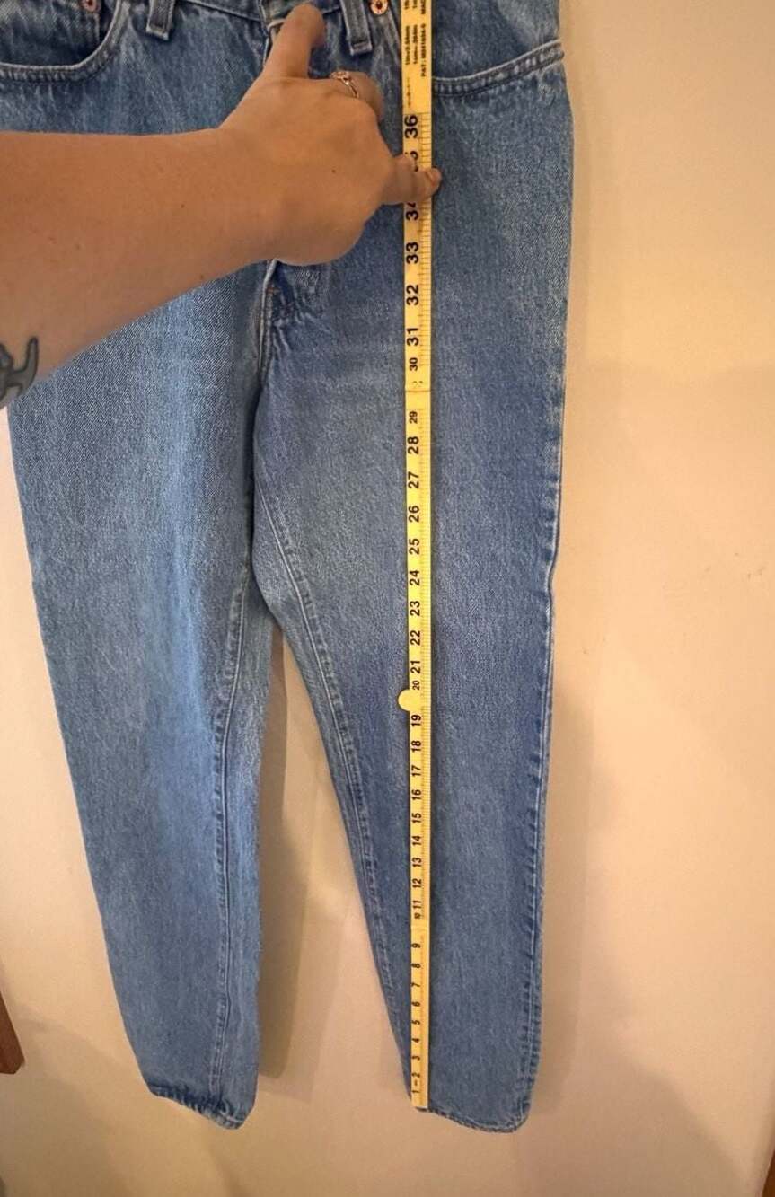 Vintage Levi's Women's High Rise Button Fly Light Wash Jeans Made in USA Size 7 - Picture 4 of 4